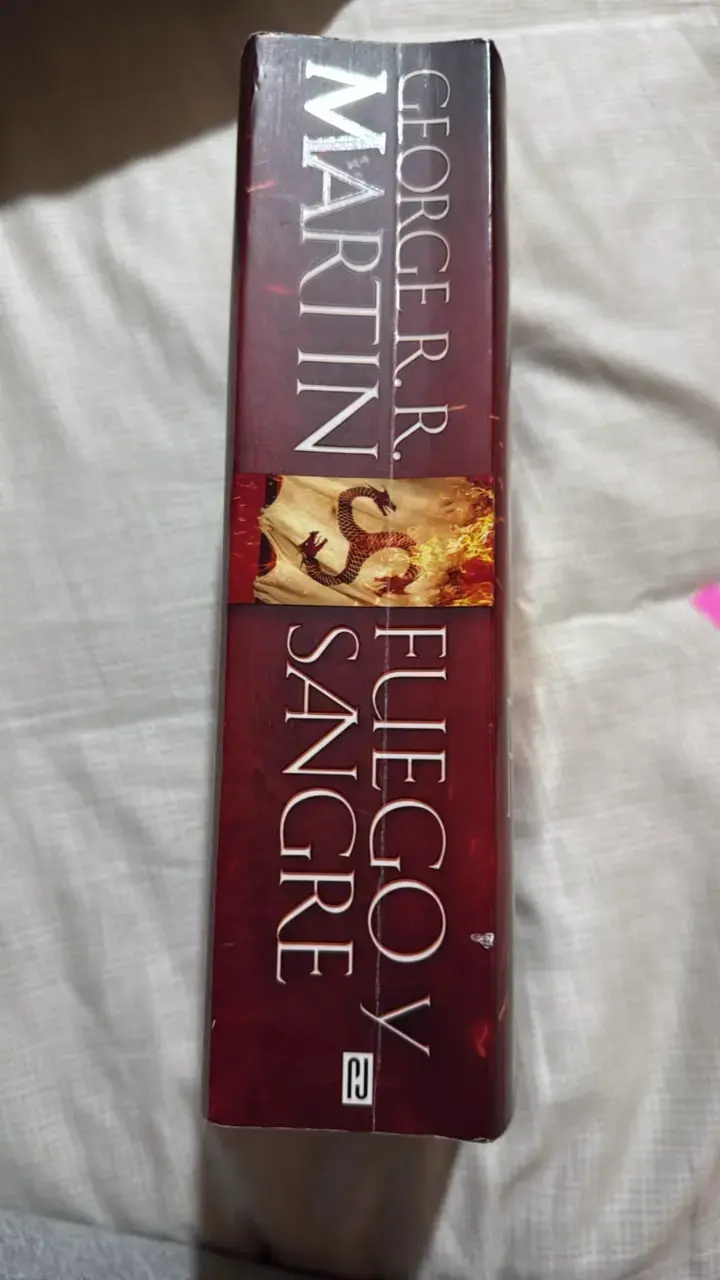 Libro Fuego y Sangre de George R. R. Martin - 3