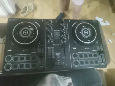 Controlador DJ Pioneer DDJ-200 con Bluetooth - miniatura 1