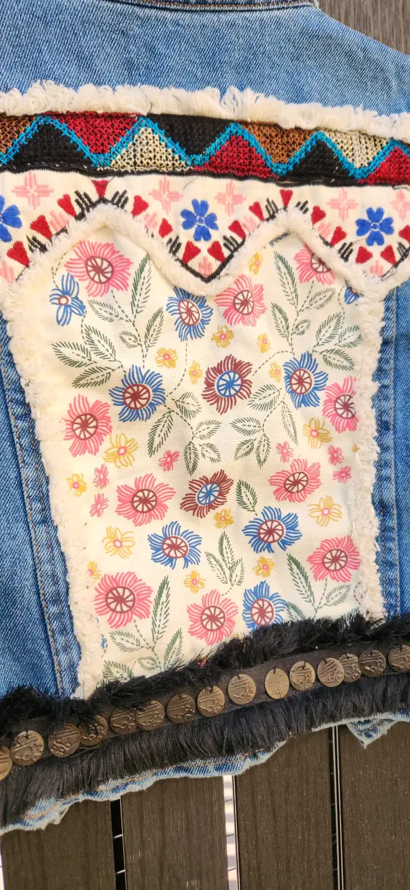 Chaqueta de mezclilla bordada para niña - 4