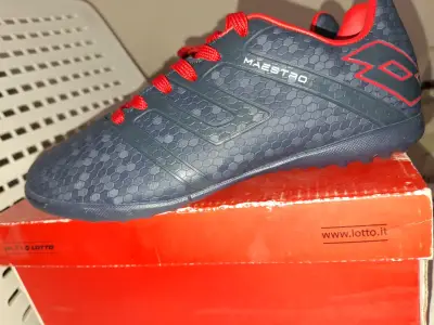 Zapatillas de fútbol Lotto Maestro azul y rojo - miniatura 1