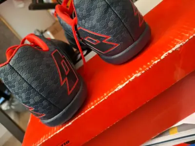 Zapatillas de fútbol Lotto Maestro azul y rojo - miniatura 3