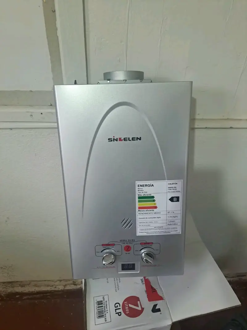 Calefón a gas de 7 litros Sindelen eficiente