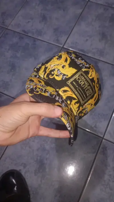 Gorra Versace Couture negra y dorada - miniatura 1
