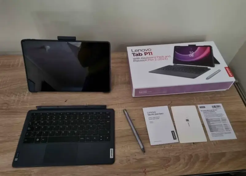 Tablet Lenovo Tab P11 con teclado y lápiz - 1