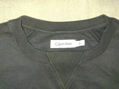 Polerón negro Calvin Klein mujer Oversize talla M - miniatura 3