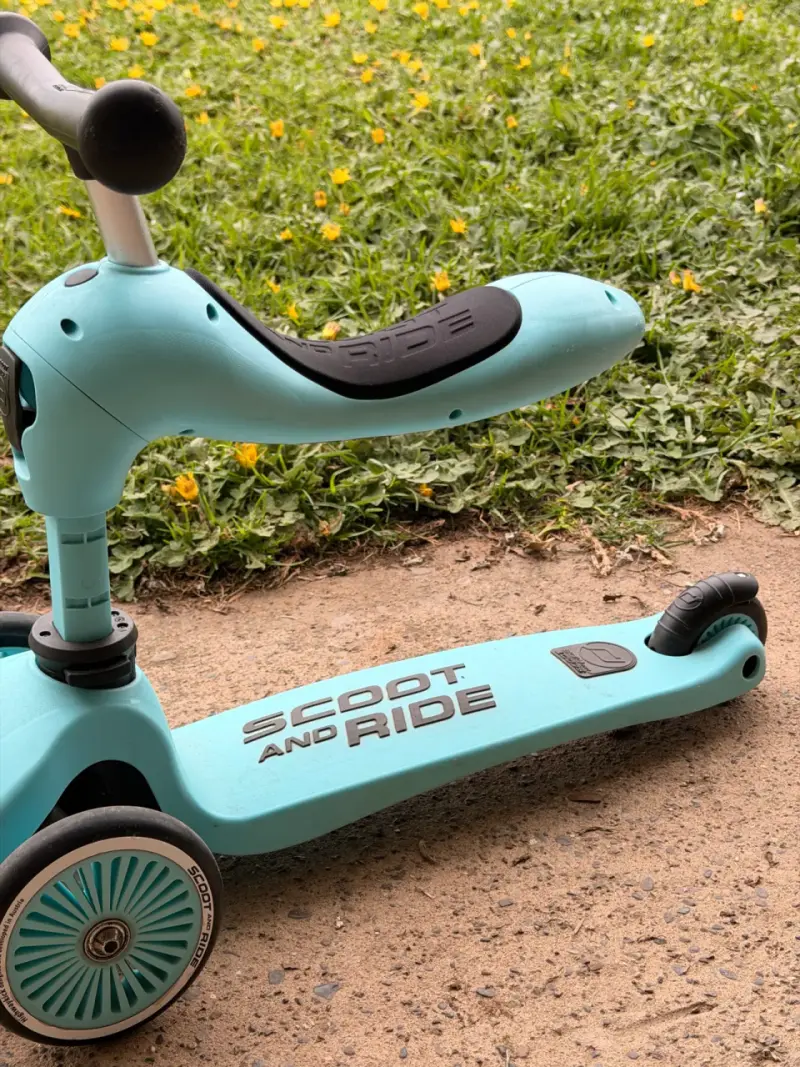 Patinete infantil Scoot and Ride azul - 4