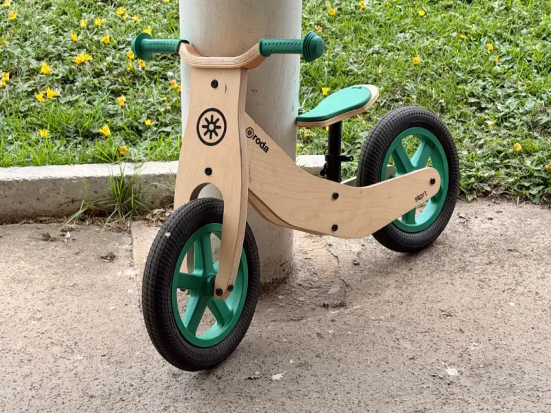 Bicicleta de equilibrio de madera para niños Roda - 1
