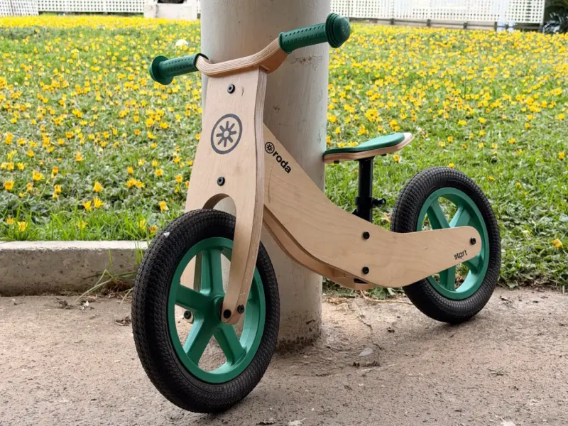 Bicicleta de equilibrio de madera para niños Roda - 5