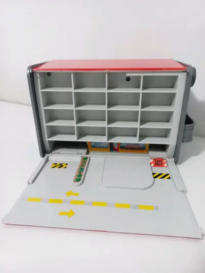 Estación de Juego Micro Machines Gasoline 1989 - miniatura 2