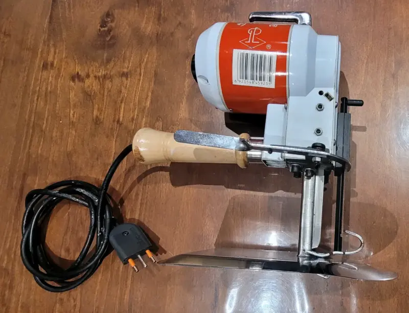 Cortadora de Tela Eléctrica CZD-1002 120W - 3