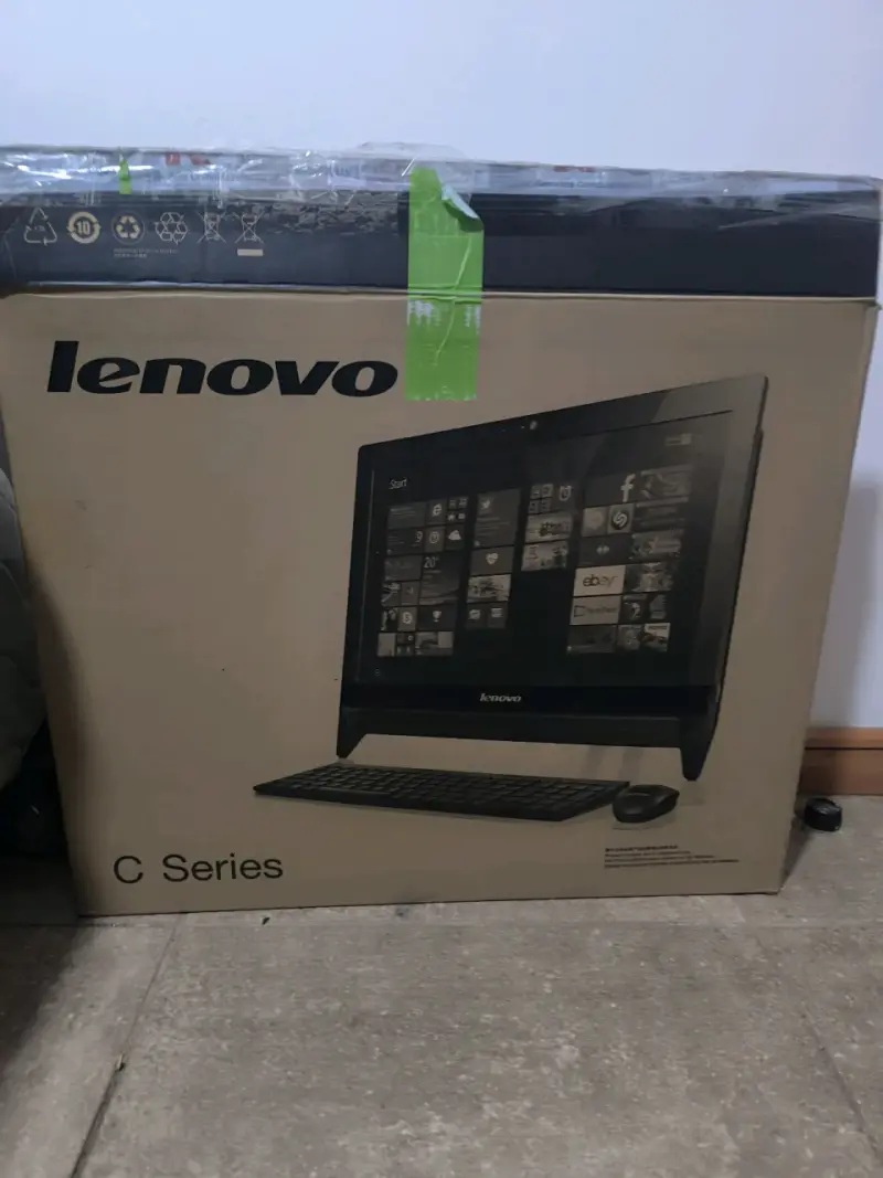 Computador All-in-One Lenovo C Series con accesorios - 6