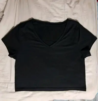 Pack de poleras cuello V negro y gris - miniatura 2