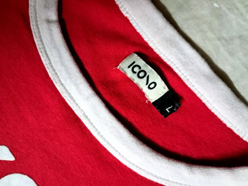 Polera roja Dakota 24 Icono - 2