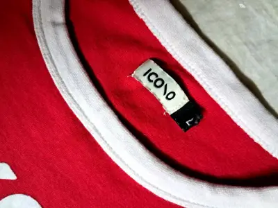 Polera roja Dakota 24 Icono - miniatura 2