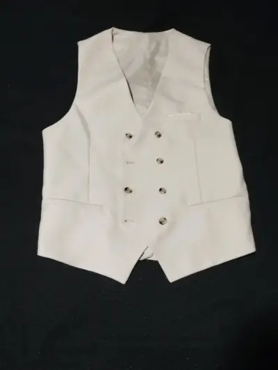 Traje beige de tres piezas con cadena decorativa - miniatura 4
