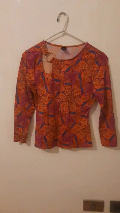 Blusa estampada Massimo Dutti con detalle de aro - miniatura 1