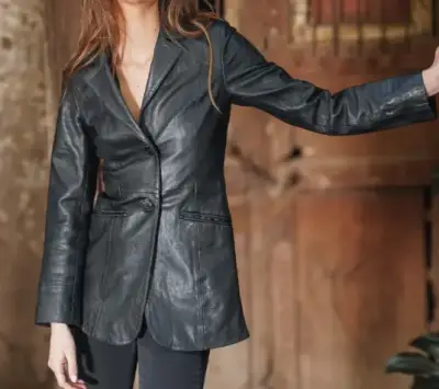 Blazer de cuero negro para mujer. Talla M - miniatura 1