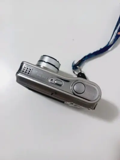 Cámara Digital Nikon Coolpix L6 con estuche - miniatura 5