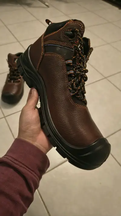 Botas de seguridad marrones con puntera reforzada - miniatura 1