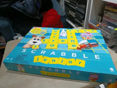 Juego de mesa Scrabble Junior para niños - miniatura 1