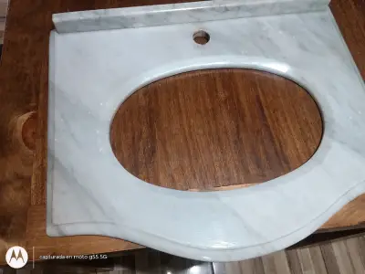 Cubierta de mármol para lavabo con diseño elegante - miniatura 1