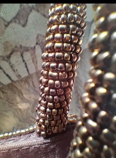Cartera de mano con lentejuelas marrón elegante - miniatura 2