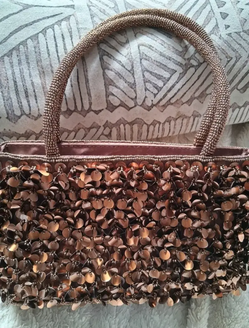 Cartera de mano con lentejuelas marrón elegante - 3