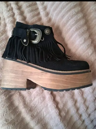 Botines de plataforma negros con flecos y hebilla - miniatura 1