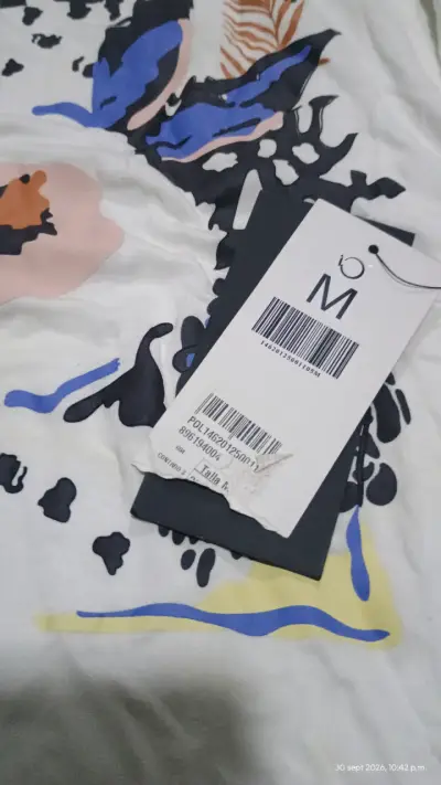 Polera estampada con diseño floral talla M - miniatura 1