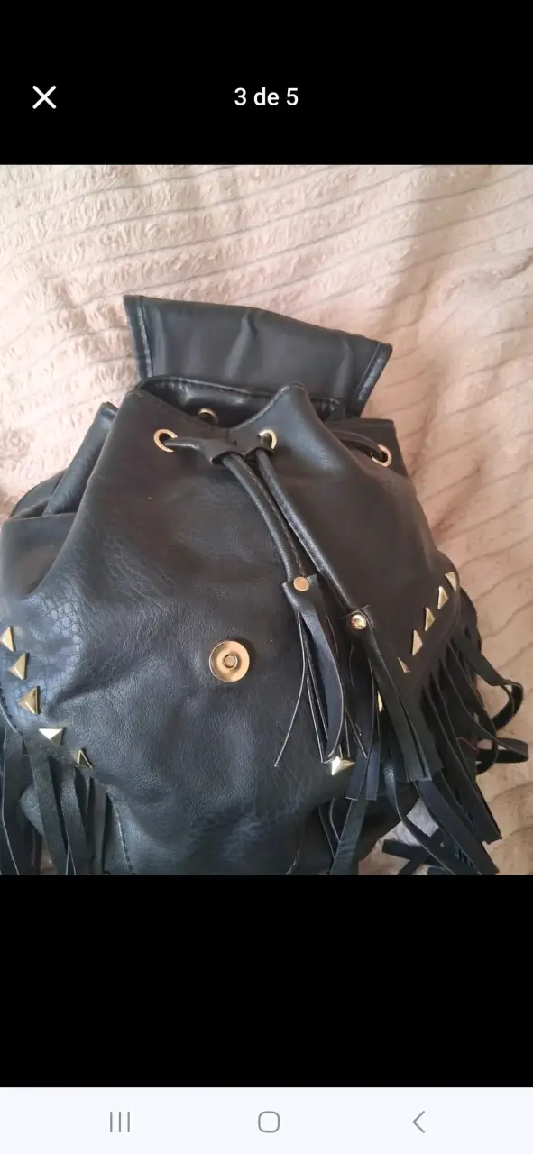 Mochila negra con flecos y tachuelas - 2
