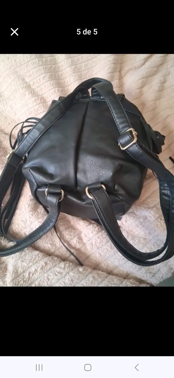 Mochila negra con flecos y tachuelas - 3