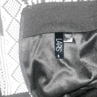 Falda corta estampada en blanco y negro Lapis - miniatura 1