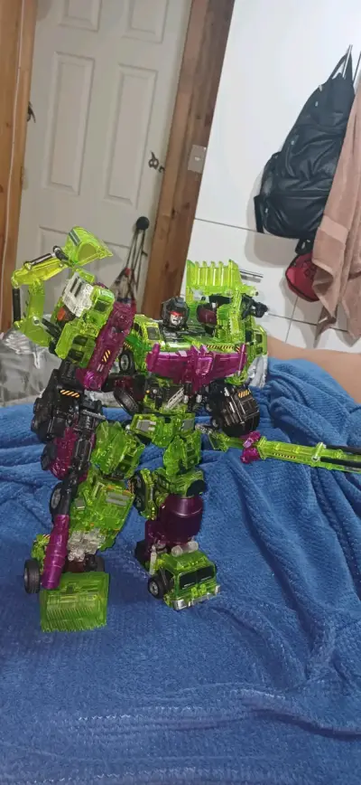 Transformers devastador generations toys - miniatura 1