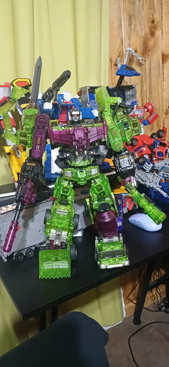 Transformers devastador generations toys - 3