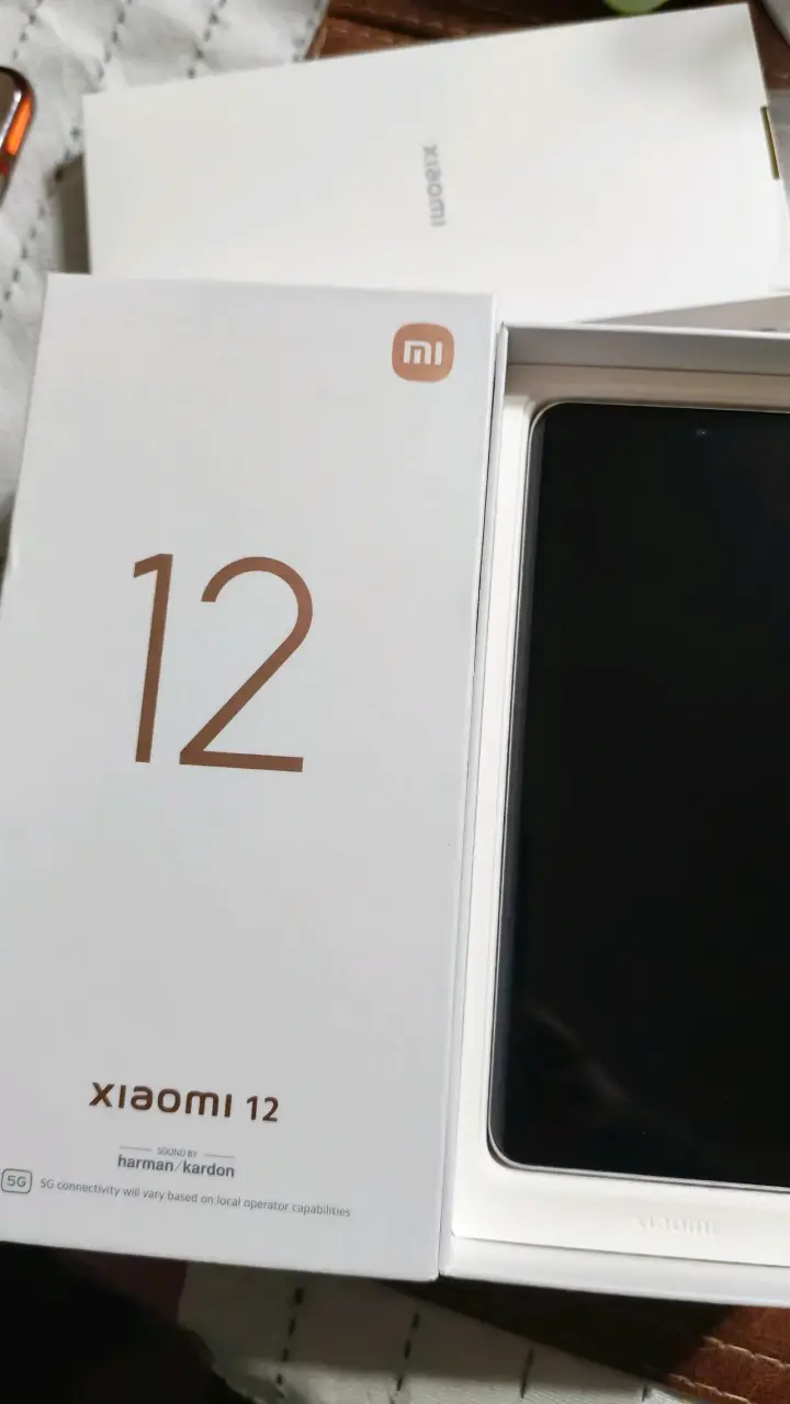 Smartphone Xiaomi 12 con 5G y sonido Harman Kardon - 1