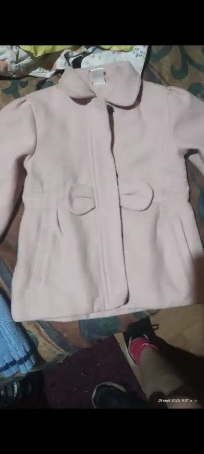 Abrigo rosado para niña con diseño elegante - miniatura 1