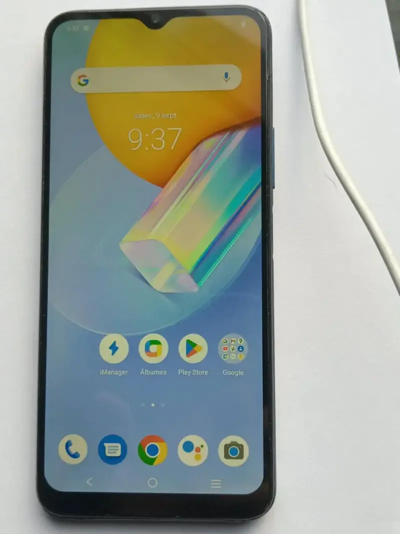 Smartphone con pantalla grande y Android - 3