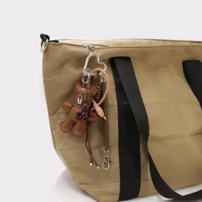Llavero Colgante Oso Marrón con Accesorios - miniatura 2