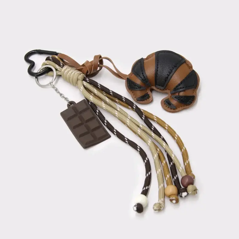 Llavero con colgante de croissant y chocolate - 1