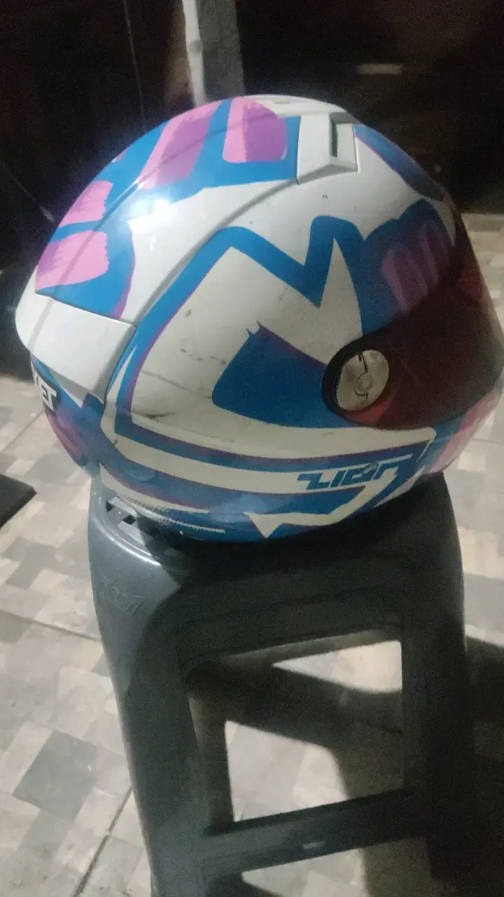 Casco de moto Rocket Force con diseño colorido - 2