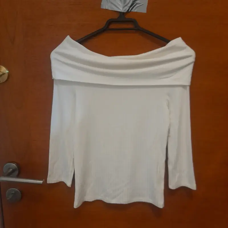 Blusa blanca hombros descubiertos Marquis - 1