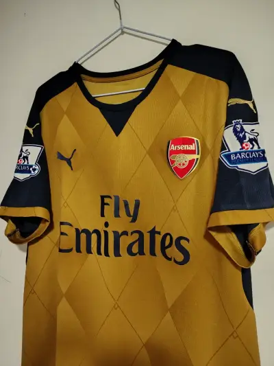 Camiseta Arsenal Puma dorada temporada 2015/16 - miniatura 3
