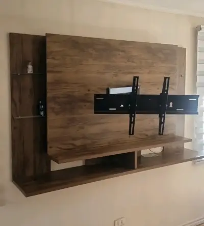 Panel de TV de madera con soporte ajustable - miniatura 2