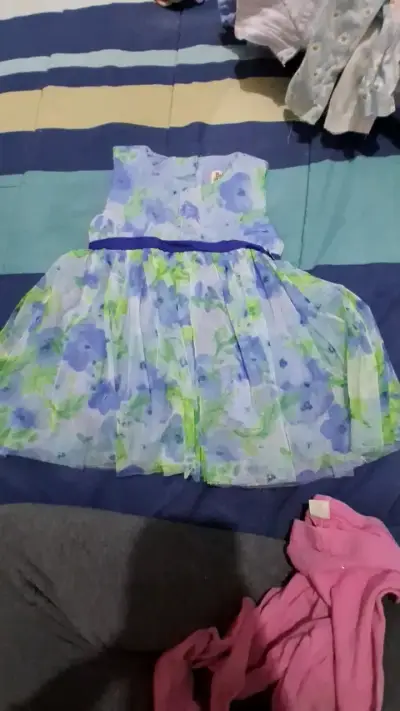 Vestido de bebé floral azul y verde talla 6M - miniatura 1