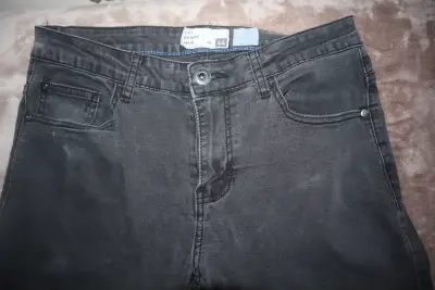 Jeans negros para hombre talla 44 - miniatura 2