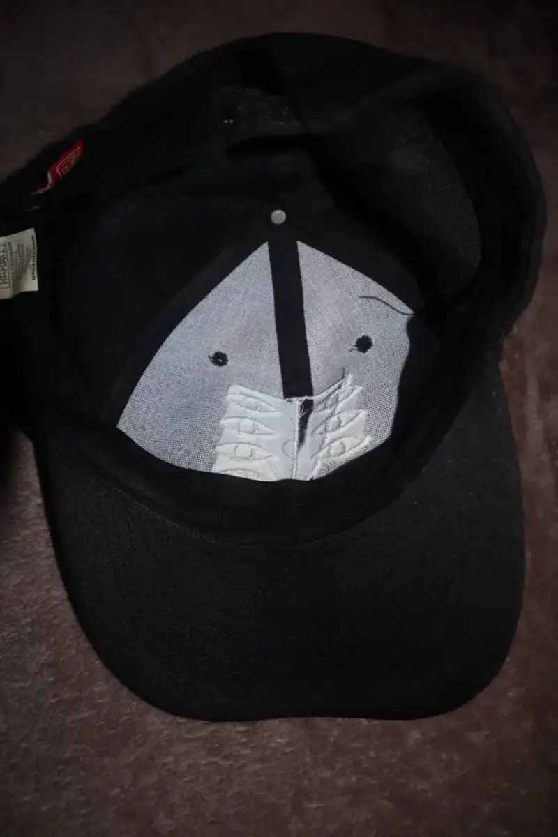 Gorra negra con diseño seele evangelion anime - 3