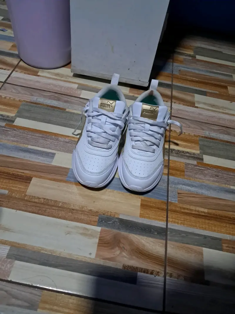 Zapatillas deportivas blancas Puma para mujer