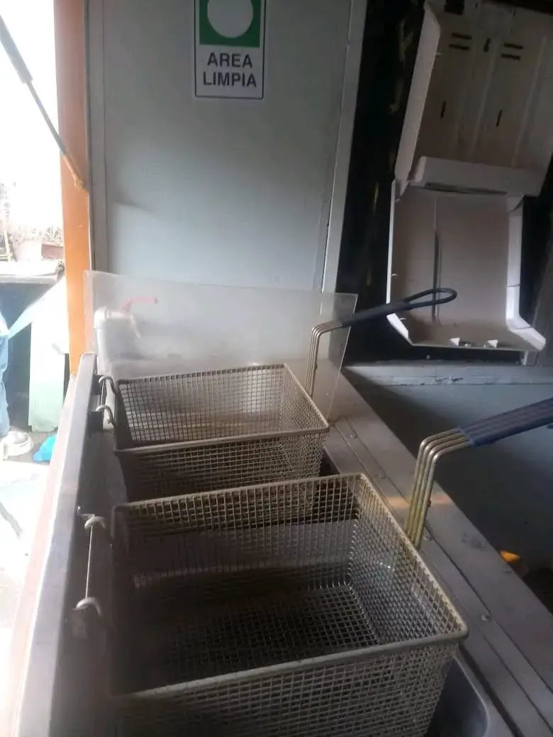 Carro de comida rápida con freidoras - 2