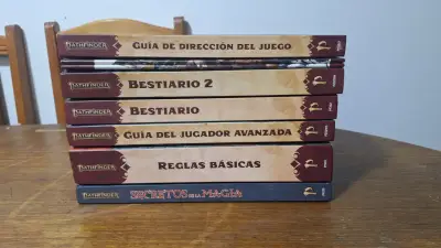Pathfinder 2e Español 6 Libros + Pantalla GM - miniatura 1