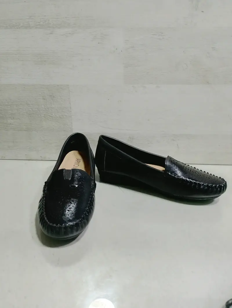 Mocasines negros de cuero para mujer - 3